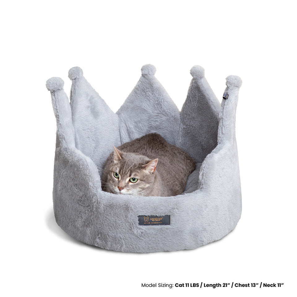 Nandog Pet Gear Prive Crown Bed Micro Plush Light Gray Cloud - Large 18 In