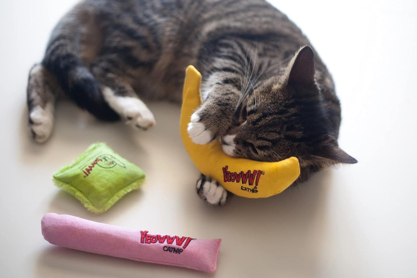 Yeowww! Catnip Cigar - "It's A Girl" Pink Cat Toy