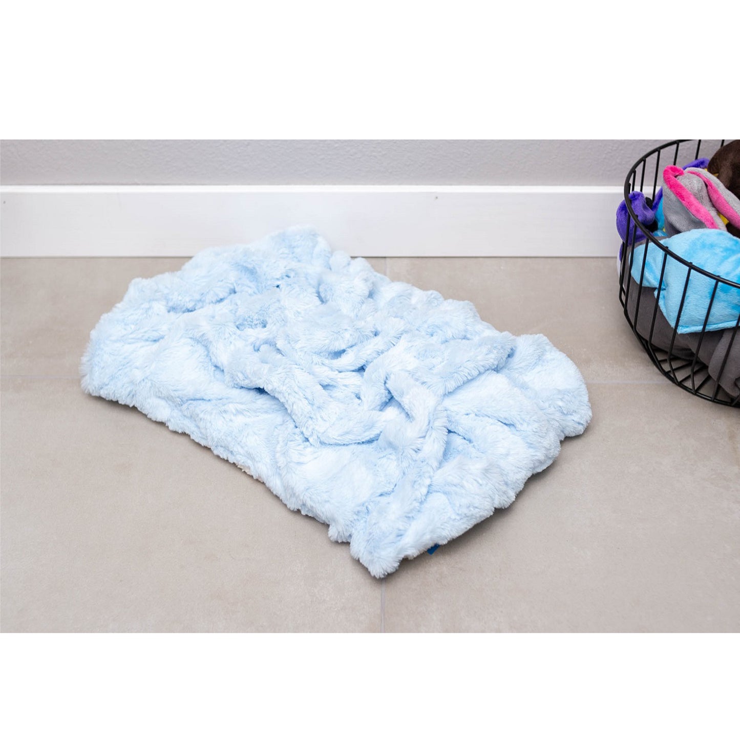 Mutts & Mittens, Inc. Premium Nesting  Pet Bed- Baby Blue Fur (18x26)