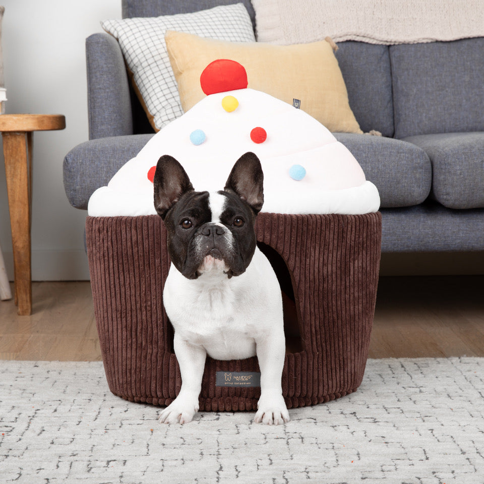 Nandog Large Prive Dog Bed / Cat Hut - Cupcake Chocolate